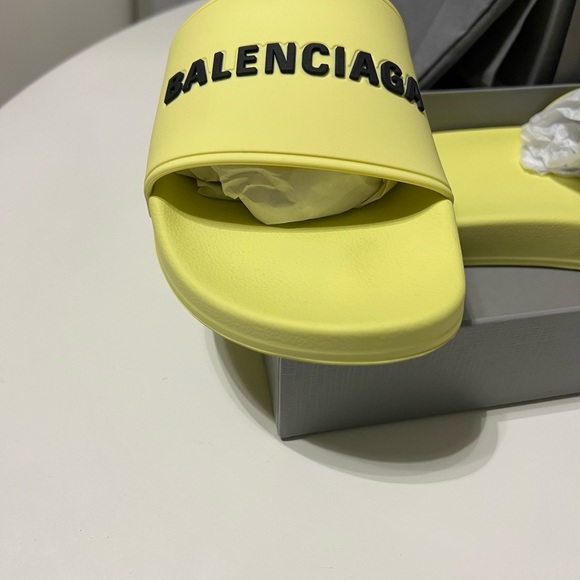BALENCIAGA Logo Sport Slide (Yellow) - Picture 13 of 17